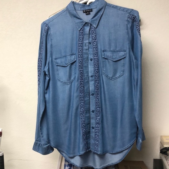 New directions Embroidered button down blouse - blue - Size Medium. - Picture 1 of 8